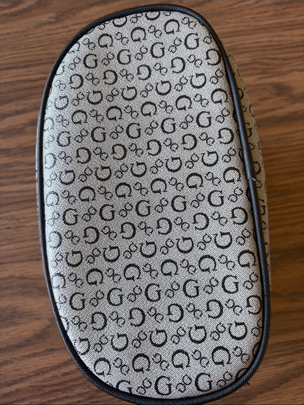 Guess Monogrammed Grey Cosmetics Handbag with Handle, 8x6 - Picture 6 of 7